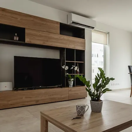 Appartement Stunning 1bdr Sliema-center Penthouse! Near Pool! Sliema