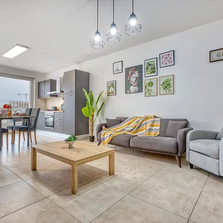 Stunning By Beyond Air, Sliema-center! Near Pool! *