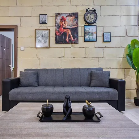 Apartment Stunning By Beyond Air, Sliema-center! Near Pool! *