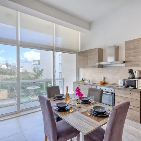 Stunning By Beyond Air, Sliema-center! Near Pool! Apartment *