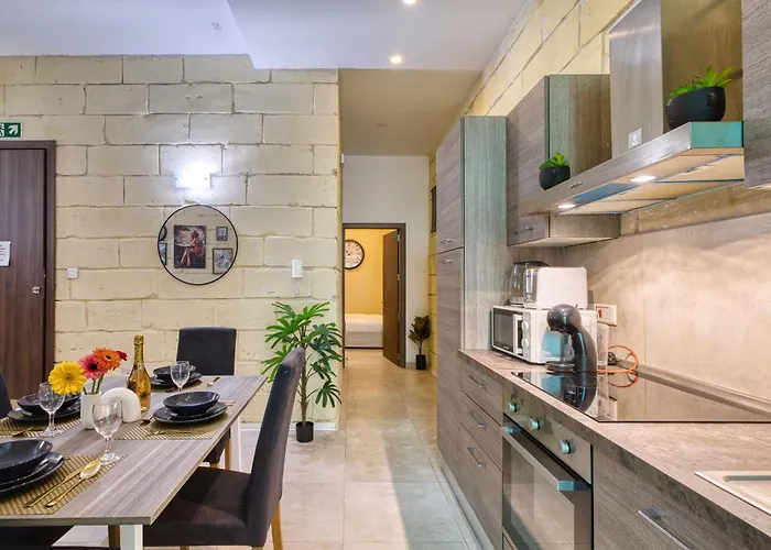 Stunning By Beyond Air, Sliema-center! Near Pool! Apartamento Sliema