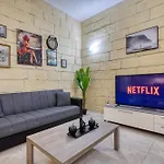 Apartment Stunning By Beyond Air, Sliema-center! Near Pool!