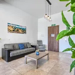 Apartment Stunning By Beyond Air, Sliema-center! Near Pool! Sliema