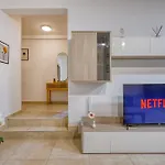 Apartment Stunning By Beyond Air, Sliema-center! Near Pool! *