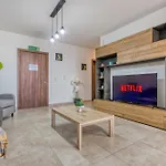 Stunning By Beyond Air, Sliema-center! Near Pool! Слима