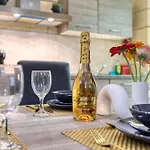 Stunning By Beyond Air, Sliema-center! Near Pool! Апартаменты Слима