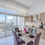 Stunning By Beyond Air, Sliema-center! Near Pool! Апартаменты *