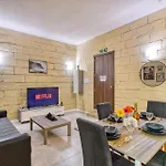 Апартаменты Stunning By Beyond Air, Sliema-center! Near Pool! *
