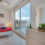 Stunning By Beyond Air, Sliema-center! Near Pool! * Sliema