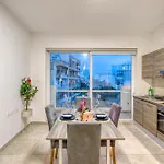 Апартаменты Stunning By Beyond Air, Sliema-center! Near Pool! Слима