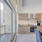 Апартаменты Stunning By Beyond Air, Sliema-center! Near Pool! *