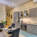Stunning By Beyond Air, Sliema-center! Near Pool! * Sliema