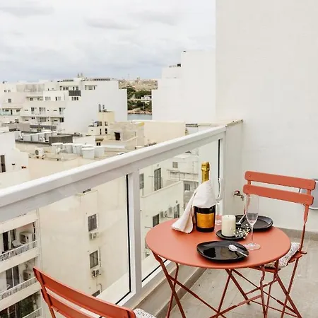 Stunning By Beyond Air, Sliema-center! Near Pool! Apartmán Sliema