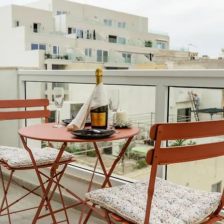 Stunning By Beyond Air, Sliema-center! Near Pool! *