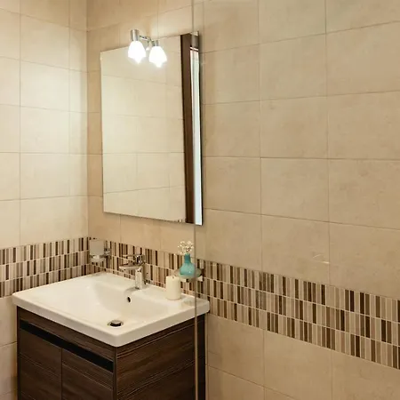 Stunning By Beyond Air, Sliema-center! Near Pool! Apartmán *