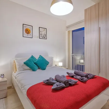 Stunning By Beyond Air, Sliema-center! Near Pool! Appartamento *