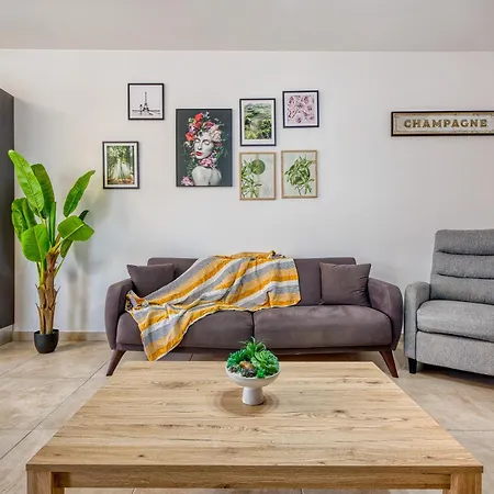 Stunning By Beyond Air, Sliema-center! Near Pool! * Sliema