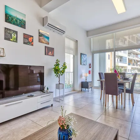 Stunning By Beyond Air, Sliema-center! Near Pool! Sliema