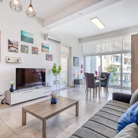 Stunning By Beyond Air, Sliema-center! Near Pool! * Sliema