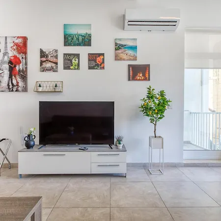 Stunning By Beyond Air, Sliema-center! Near Pool! *