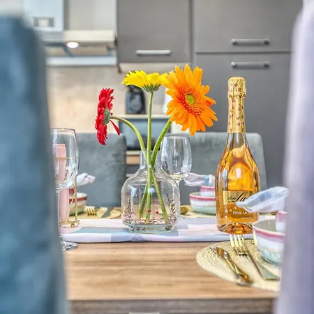 Apartman Stunning By Beyond Air, Sliema-center! Near Pool! *