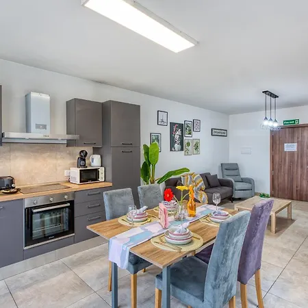Stunning By Beyond Air, Sliema-center! Near Pool! * Sliema