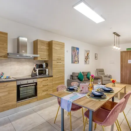 Stunning By Beyond Air, Sliema-center! Near Pool! *