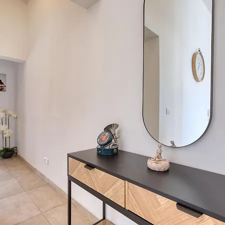 Stunning By Beyond Air, Sliema-center! Near Pool! Lägenhet