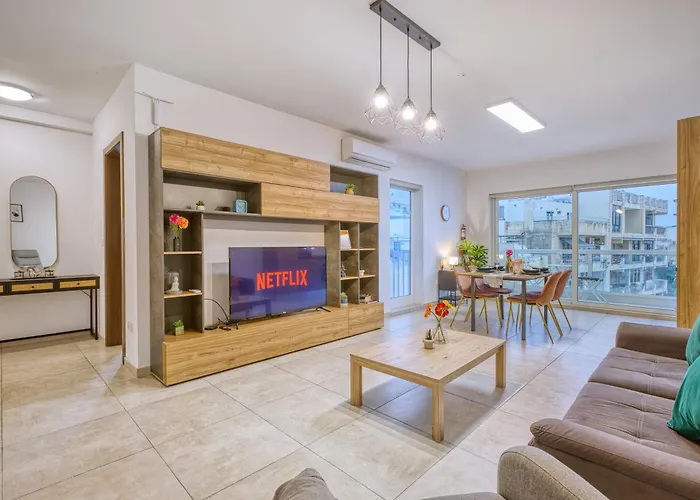 Stunning By Beyond Air, Sliema-center! Near Pool! *