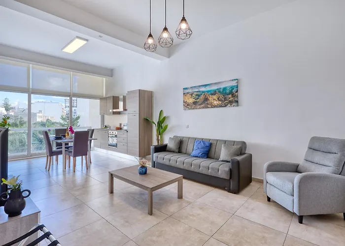 Stunning By Beyond Air, Sliema-center! Near Pool! * Sliema