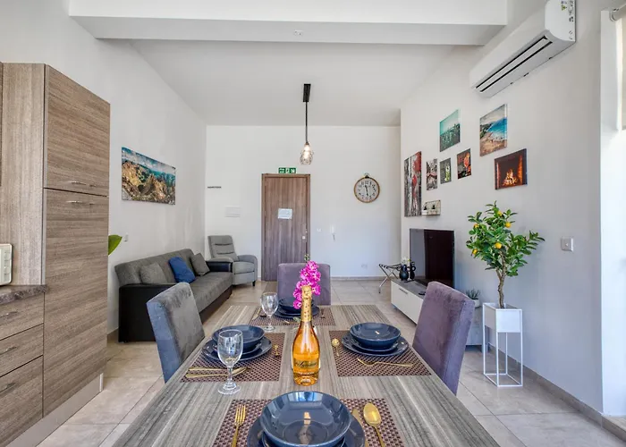 Stunning By Beyond Air, Sliema-center! Near Pool! Apartman *