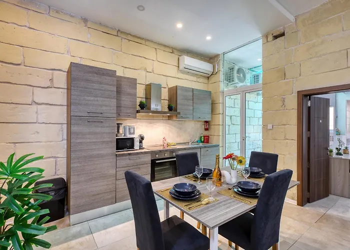 Apartman Stunning By Beyond Air, Sliema-center! Near Pool!