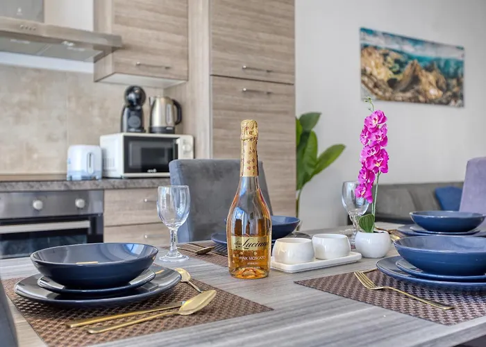 Stunning By Beyond Air, Sliema-center! Near Pool!