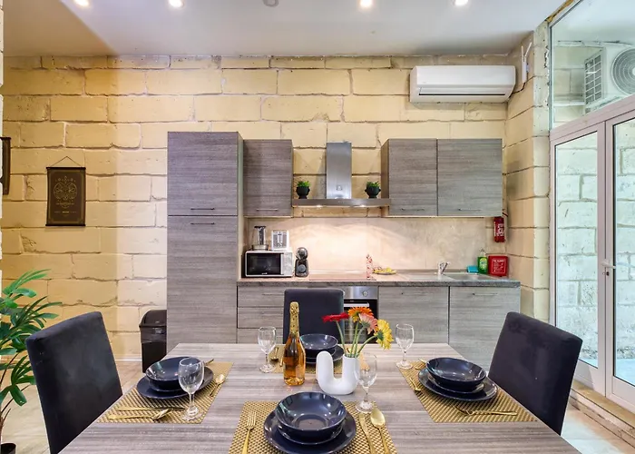 Stunning By Beyond Air, Sliema-center! Near Pool!