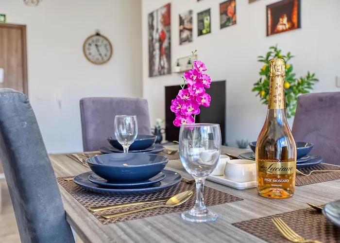 Stunning By Beyond Air, Sliema-center! Near Pool! Apartman