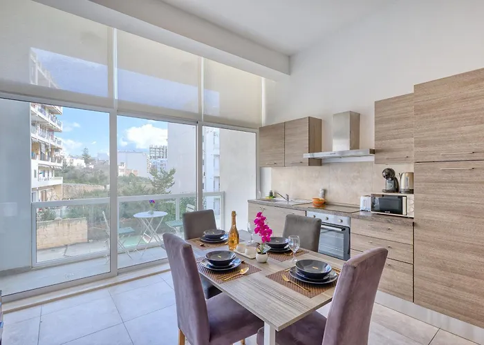 Stunning By Beyond Air, Sliema-center! Near Pool! Apartman *