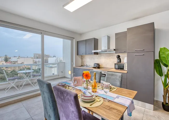 Stunning By Beyond Air, Sliema-center! Near Pool! *