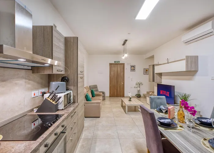 Stunning By Beyond Air, Sliema-center! Near Pool! Sliema