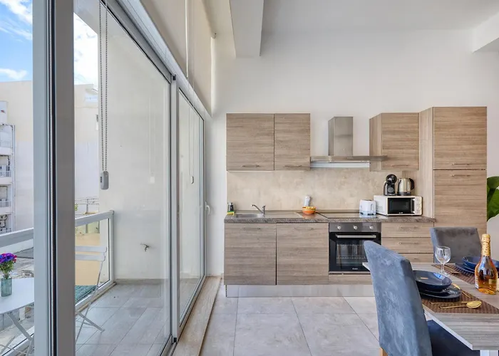 Appartamento Stunning By Beyond Air, Sliema-center! Near Pool! *