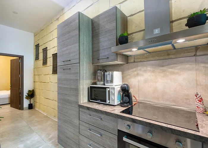 Stunning By Beyond Air, Sliema-center! Near Pool! Sliema