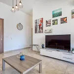 Stunning By Beyond Air, Sliema-center! Near Pool! * Sliema