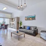 Stunning By Beyond Air, Sliema-center! Near Pool! * Sliema