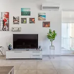 Stunning By Beyond Air, Sliema-center! Near Pool! *