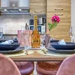 Stunning By Beyond Air, Sliema-center! Near Pool! Appartamento Sliema