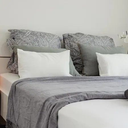 Stunning By Beyond Air, Sliema-center! Near Pool! Sliema