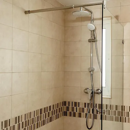 Stunning By Beyond Air, Sliema-center! Near Pool! Appartement