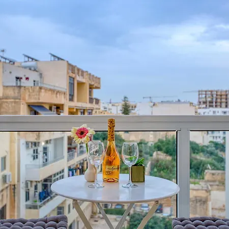 Stunning By Beyond Air, Sliema-center! Near Pool! Sliema