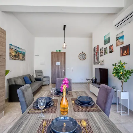 Stunning By Beyond Air, Sliema-center! Near Pool! 아파트 *