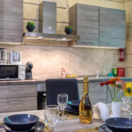 Stunning By Beyond Air, Sliema-center! Near Pool!