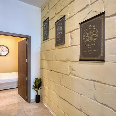 Stunning By Beyond Air, Sliema-center! Near Pool! 아파트